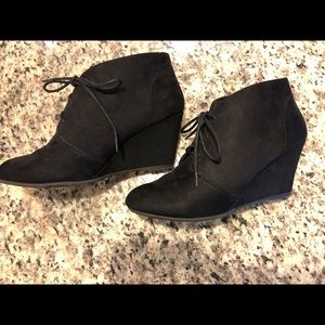 Black wedge booties w/laces -Size 10